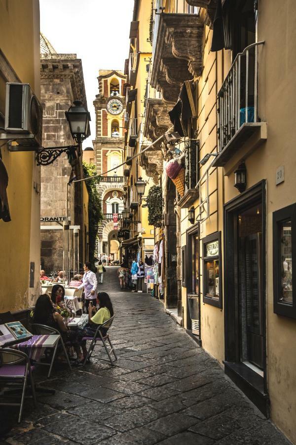 Holiday Sorrento Center エクステリア 写真