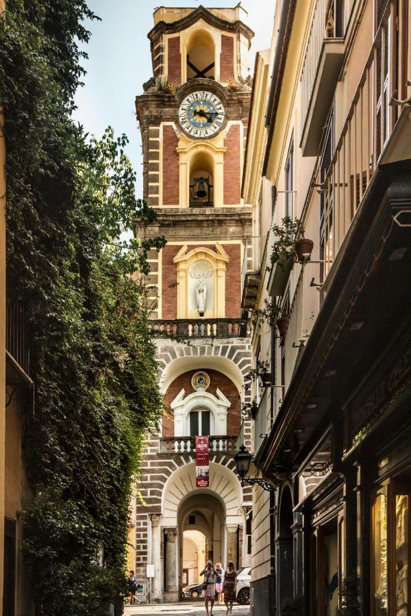 Holiday Sorrento Center エクステリア 写真
